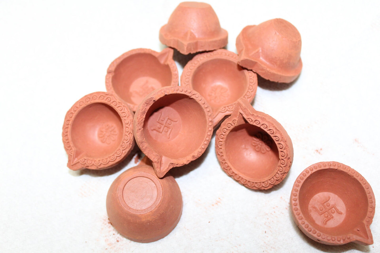 Indian Clay Diyas (Small Size) - 150 gm