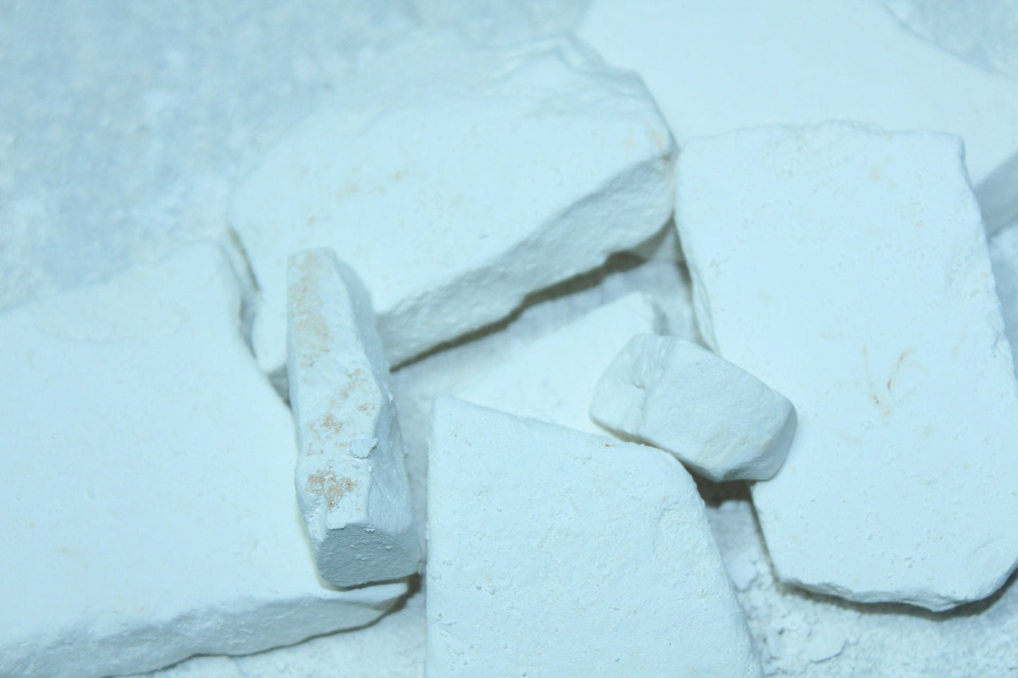 Edible AKBULAK Chalk Plates == 200 GM