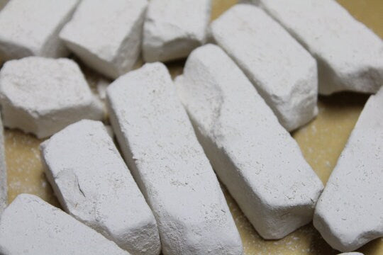 Edible Sawn Vasipole Chalk  == 200 GM