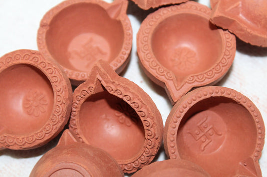 Indian Clay Diyas (Small Size) - 150 gm