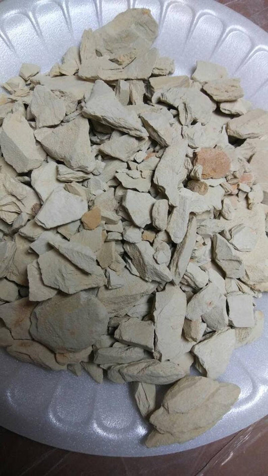 Multani Mitti/Fuller's Earth Chips --- 200 gm