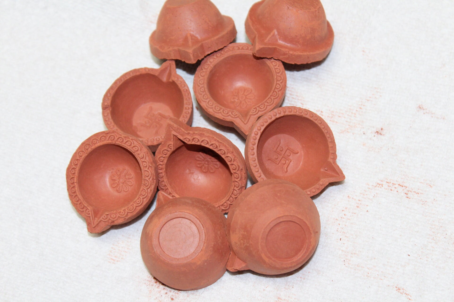 Indian Clay Diyas (Small Size) - 150 gm