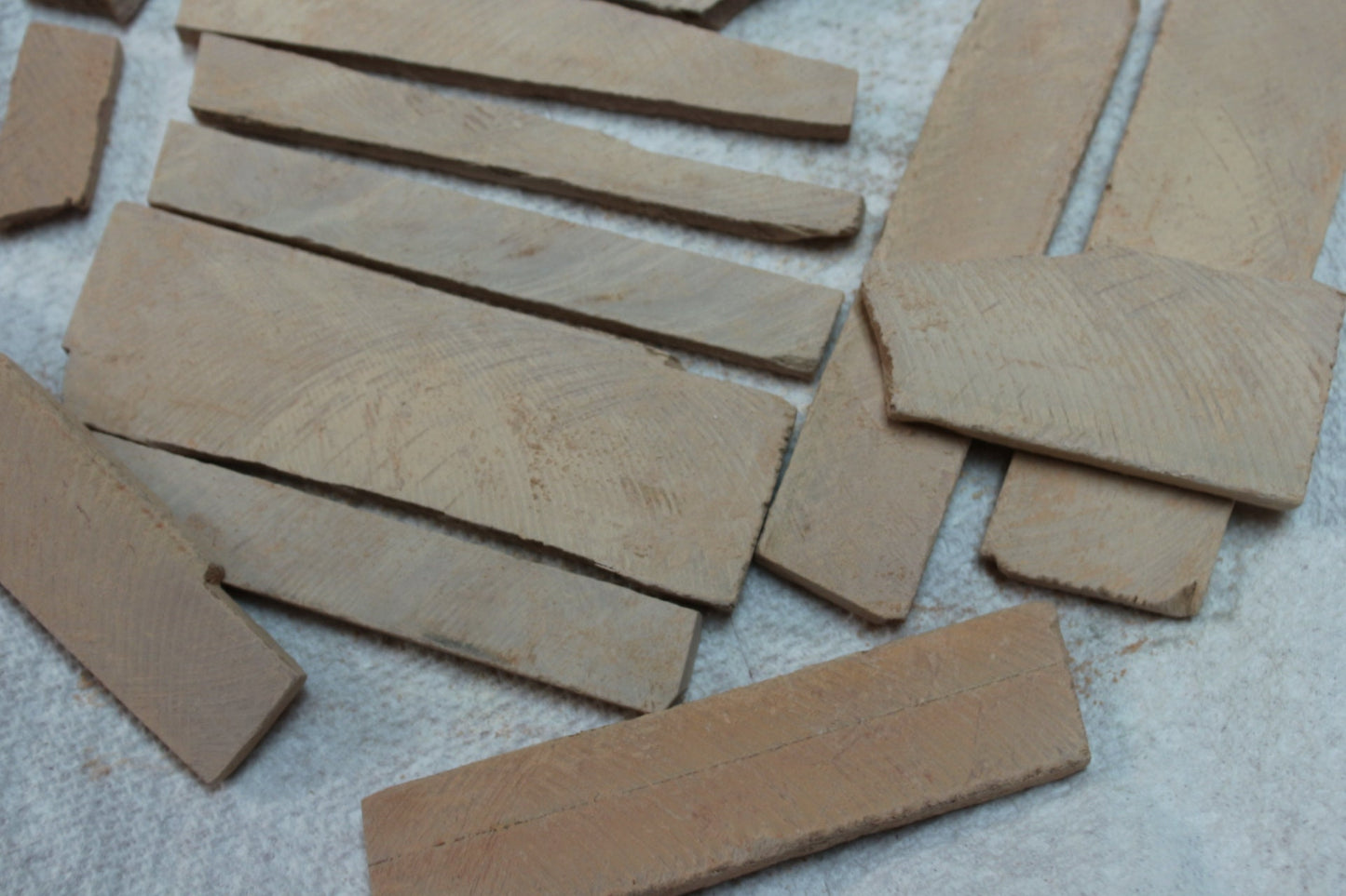 DEAL: Edible Red Flat Slate Bars - 200 gm (Buy  3 and get 1 FREE)