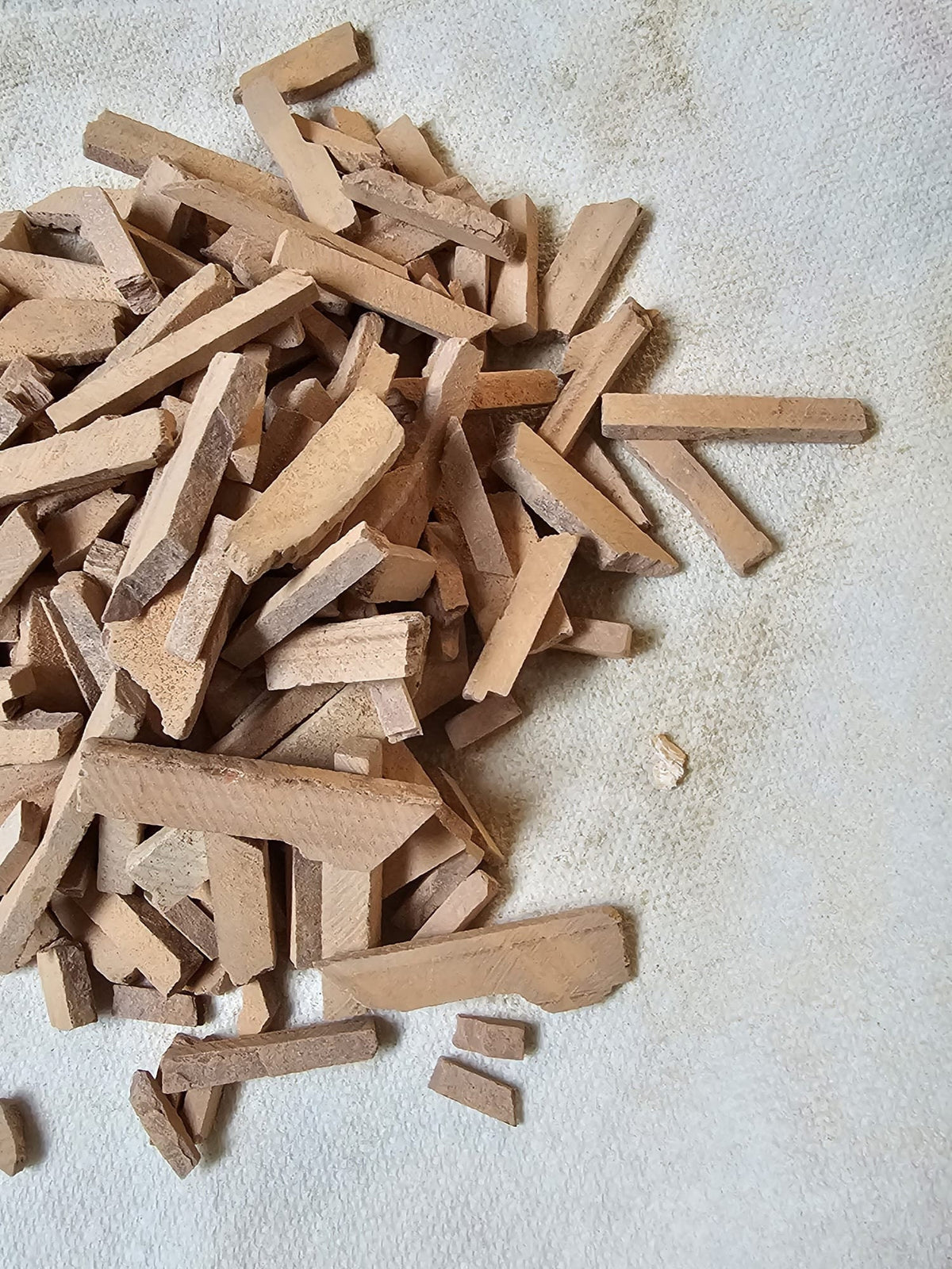 Limited Time BEST Deal :  Broken Indian Red flat slate bars - 2 KG