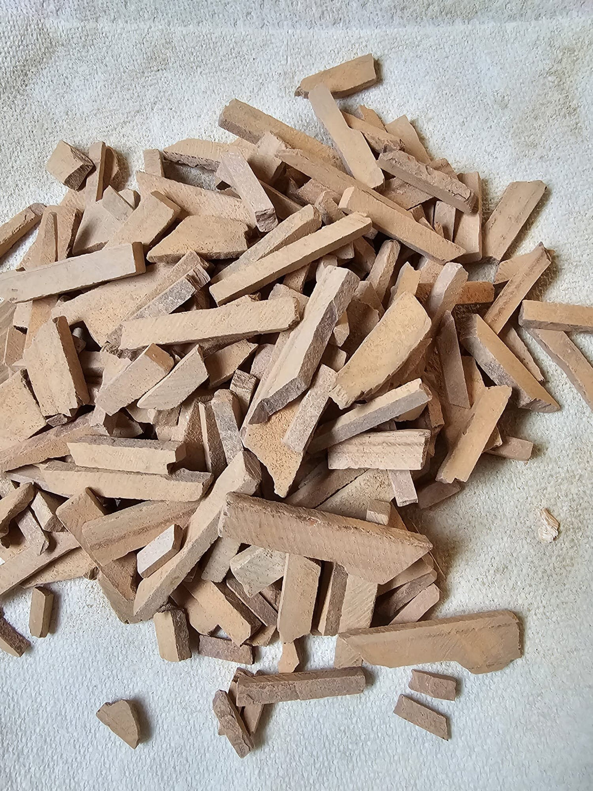 Limited Time BEST Deal :  Broken Indian Red flat slate bars - 2 KG