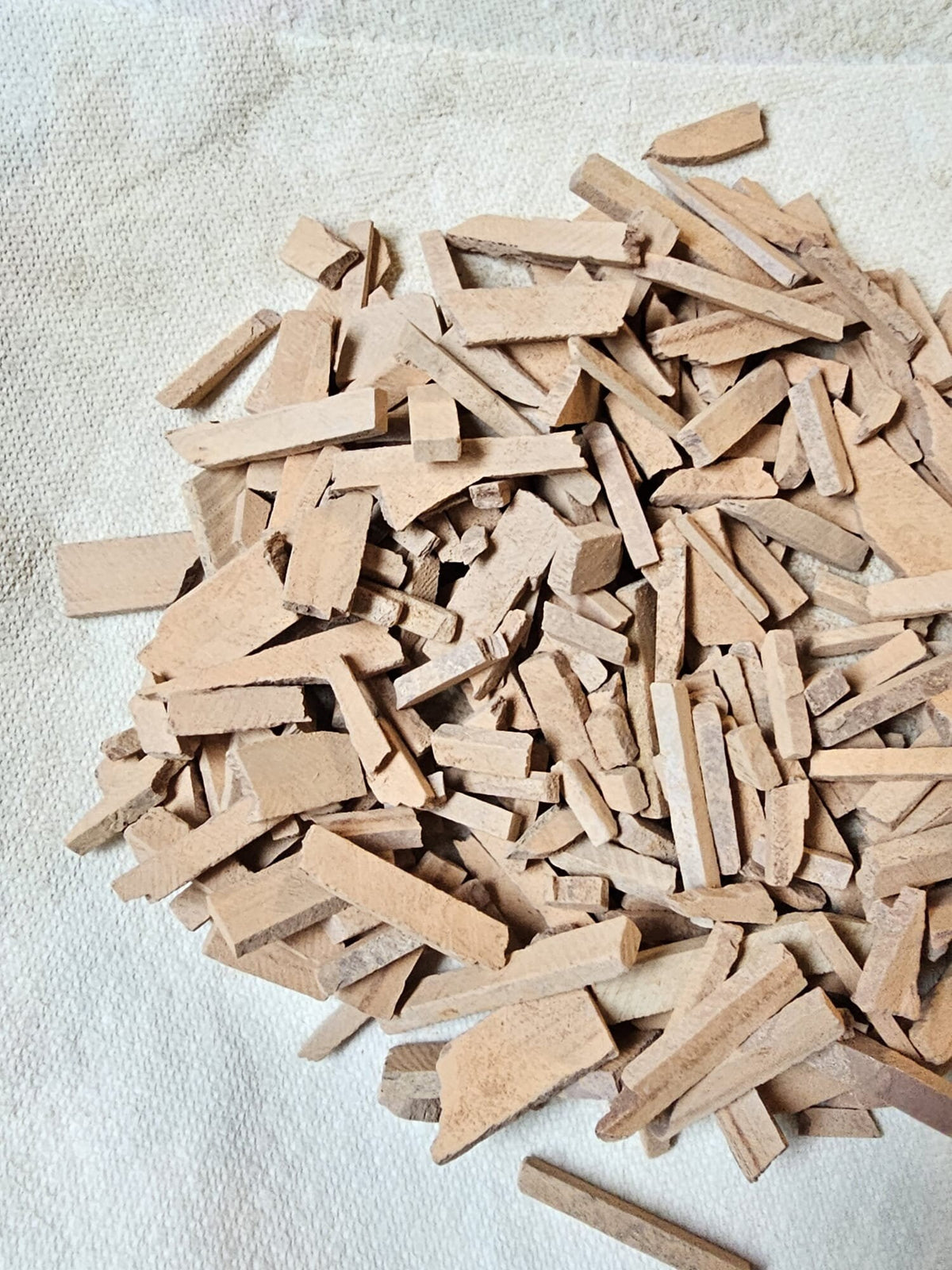 Limited Time BEST Deal :  Broken Indian Red flat slate bars - 2 KG